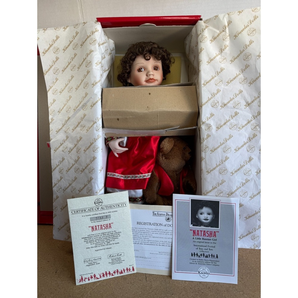 VNTG Ashton-Drake International Festival of Toys‎ and Tots Natasha Porcelain COA